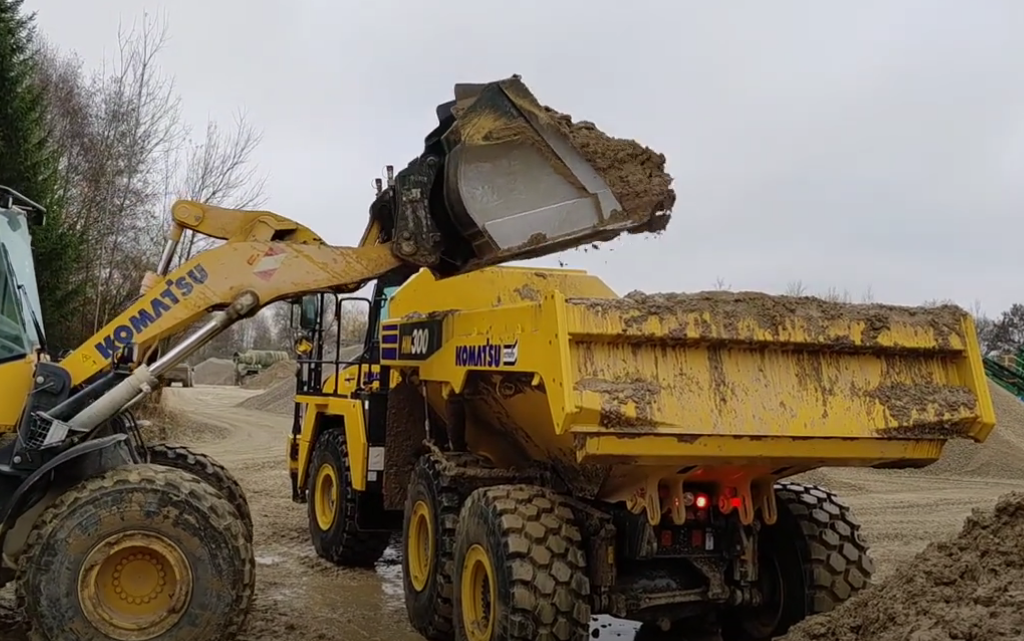 Самосвал Komatsu (Коматсу) HM300